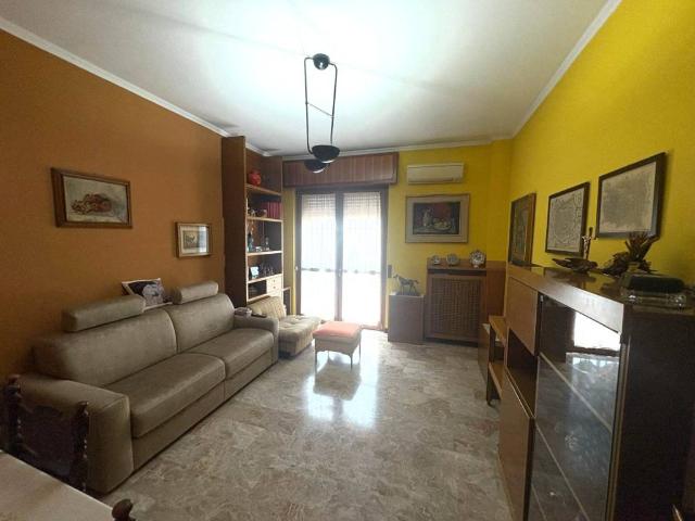 Appartamento in vendita a Quartiere Pasubio, Cesano Boscone