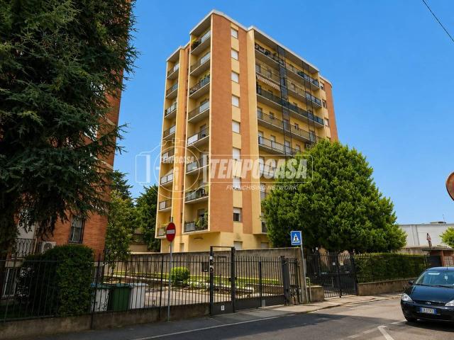 Appartamento in vendita a Cesano Maderno, Lombardia