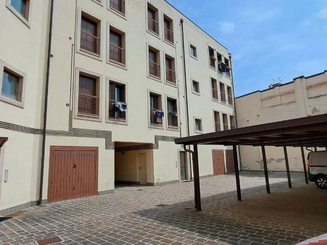 Appartamento in vendita a Cesano Maderno, Lombardia