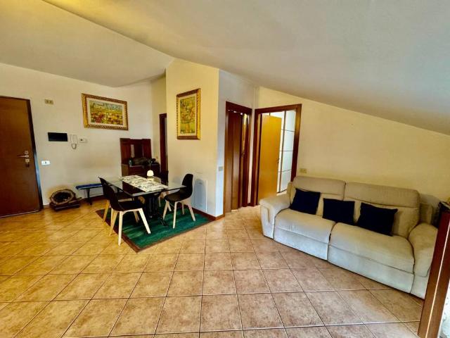 Appartamento in vendita a Cassina Savina, Cesano Maderno