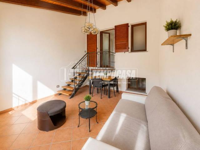 Appartamento in vendita a Cesano Maderno, Lombardia