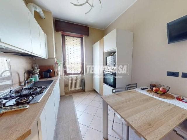 Appartamento in vendita a Cesano Maderno, Lombardia