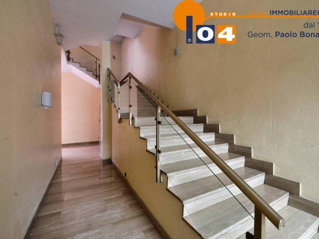 Appartamento in vendita a Cesano Maderno, Lombardia