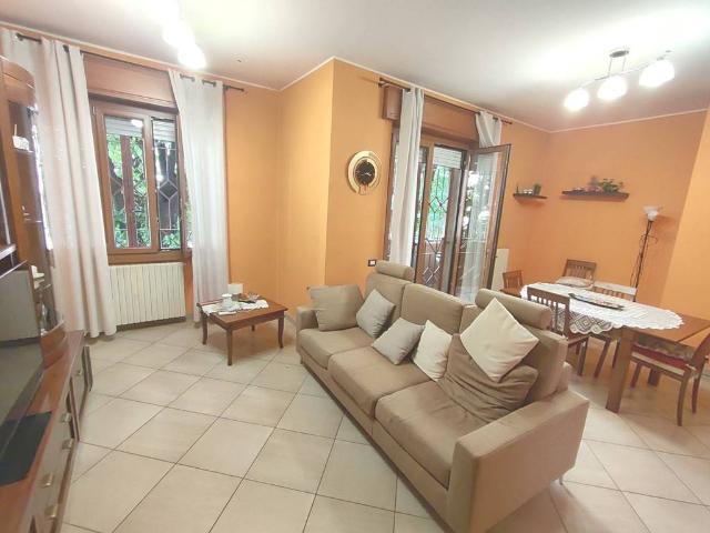 Appartamento in vendita a Cesano Maderno, Binzago
