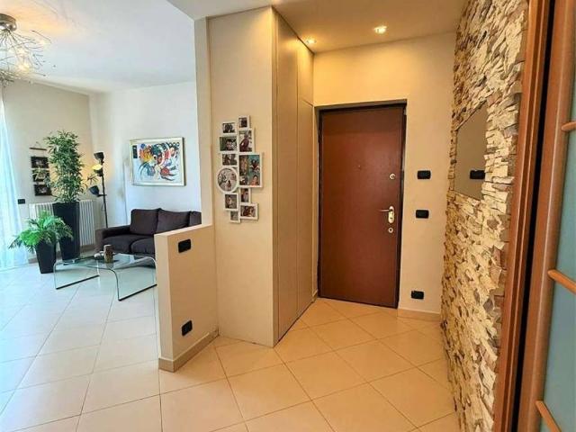 Appartamento in vendita a Cesano Maderno, Lombardia