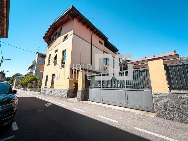 Appartamento in vendita a Cesano Maderno, Lombardia