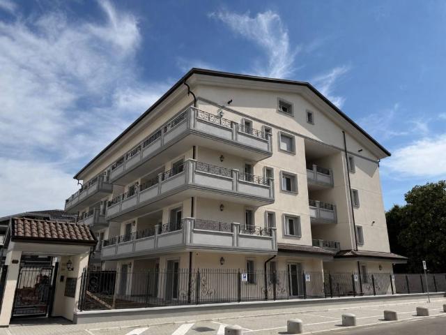 Appartamento in vendita a Cesano Maderno, Lombardia