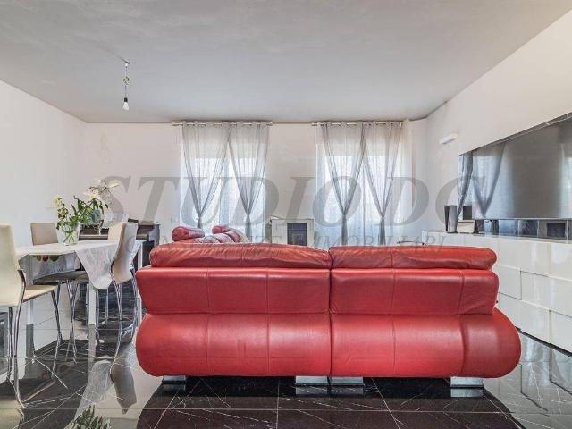 Appartamento in vendita a Cesano Maderno, Lombardia