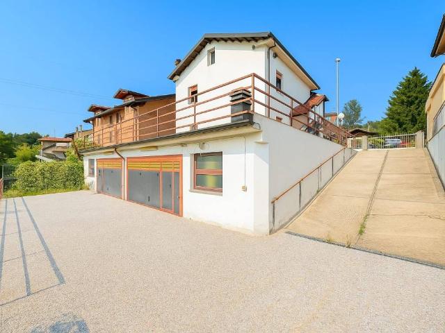 Appartamento in vendita a Cesano Maderno, Binzago