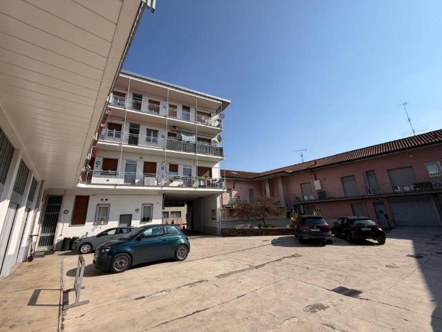 Appartamento in vendita a Cesano Maderno, Lombardia