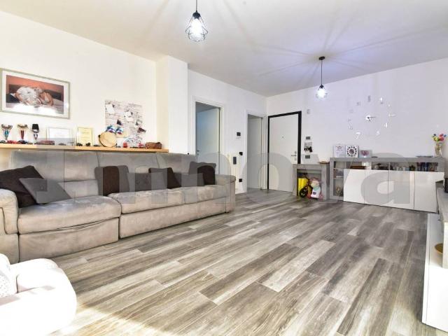 Appartamento in vendita a Cesano Maderno, Lombardia