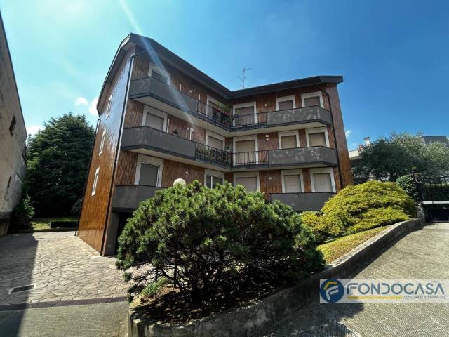 Appartamento in vendita a Cesano Maderno, Binzago