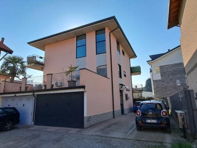 Appartamento in vendita a Cesano Maderno, Binzago