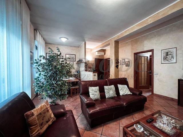 Appartamento in vendita a Cesano Maderno, Binzago