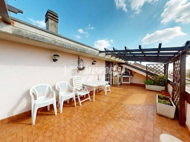 Appartamento in vendita a Cesano Maderno, Lombardia