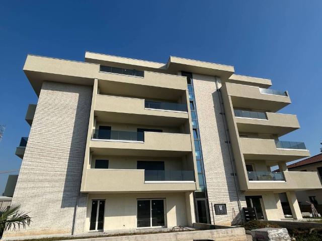 Appartamento in vendita a Cesano Maderno, Lombardia