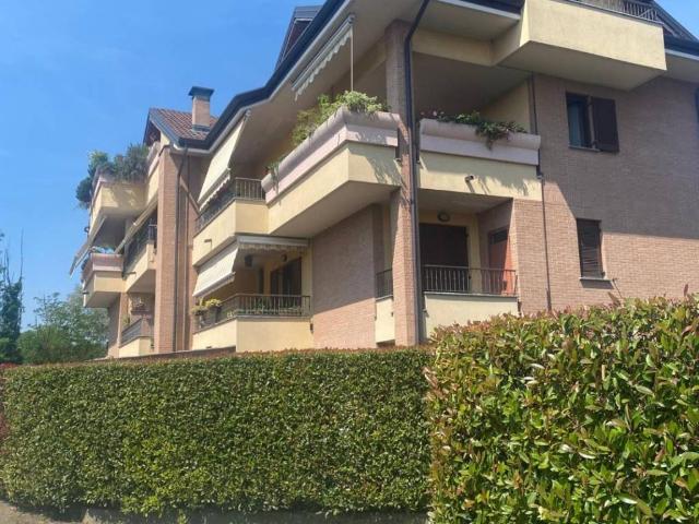 Appartamento in vendita a Cesano Maderno, Lombardia