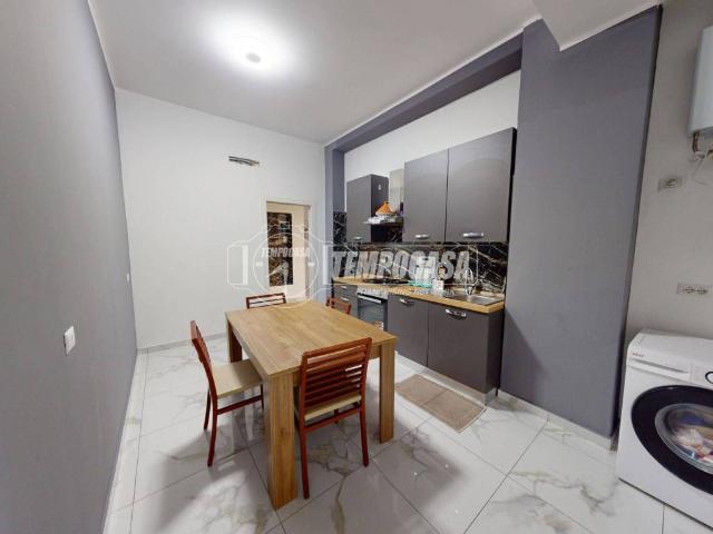 Appartamento in vendita a Cesano Maderno, Lombardia