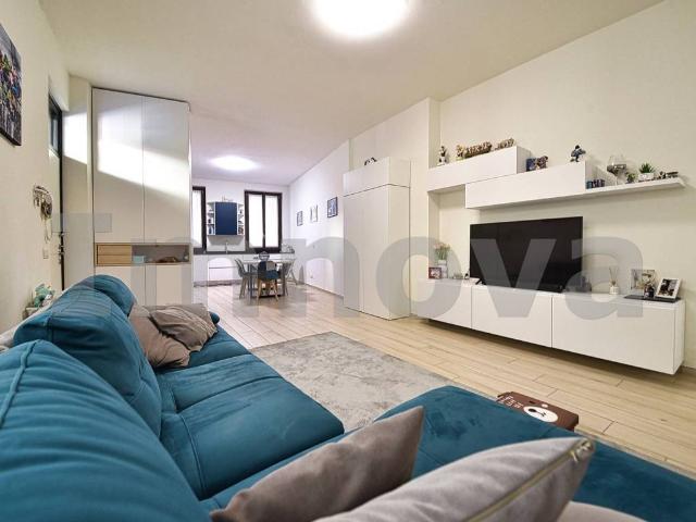 Appartamento in vendita a Cesano Maderno, Lombardia