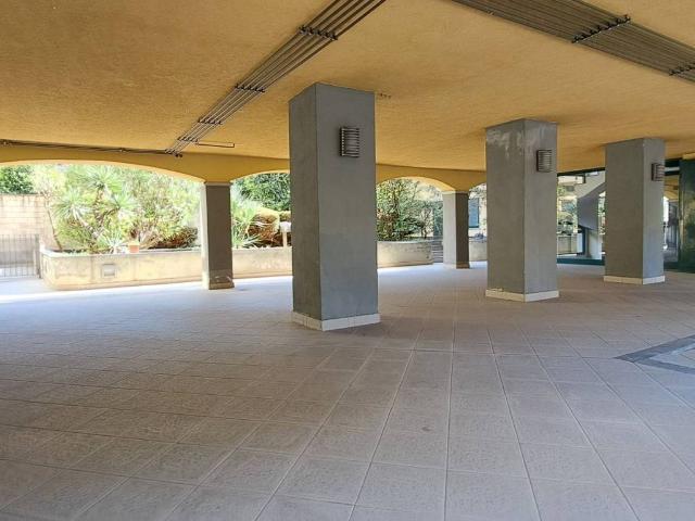 Appartamento in vendita a Cesano Maderno, Lombardia