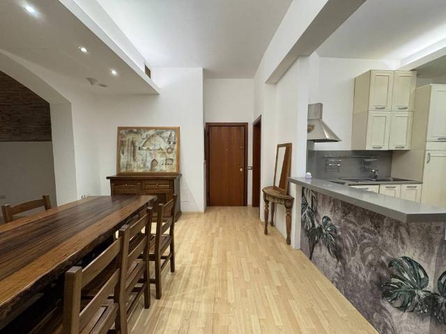 Appartamento in vendita a Quartiere Centro Urbano, Cesena
