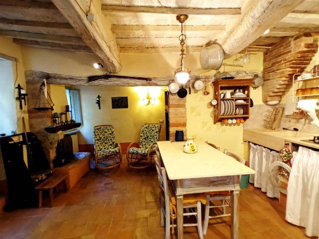 Appartamento in vendita a Cetona, Siena