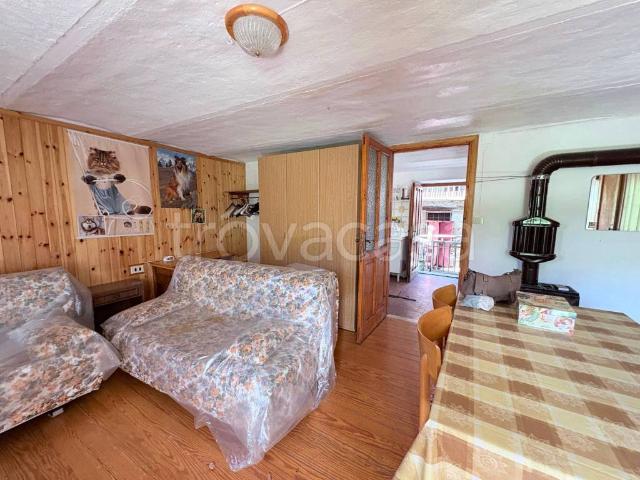 Appartamento in vendita a Challand Saint Anselme, Aosta