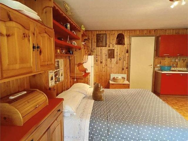 Appartamento in vendita a Challand Saint Anselme, Aosta