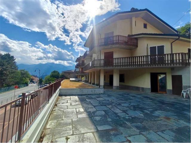 Appartamento in vendita a Challand Saint Anselme, Aosta