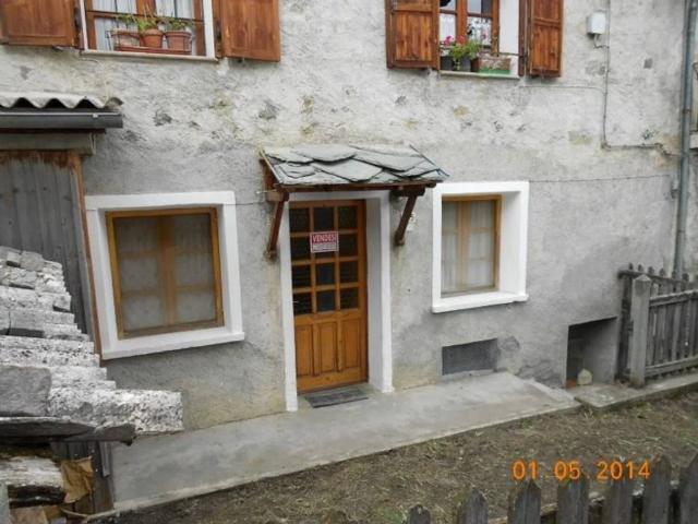Appartamento in vendita a Challand Saint Anselme, Aosta