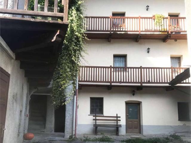 Appartamento in vendita a Challand-Saint-Victor Capoluogo - Ville, Challand Saint Victor