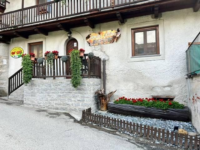 Appartamento in vendita a Challand-Saint-Victor Capoluogo - Ville, Challand Saint Victor