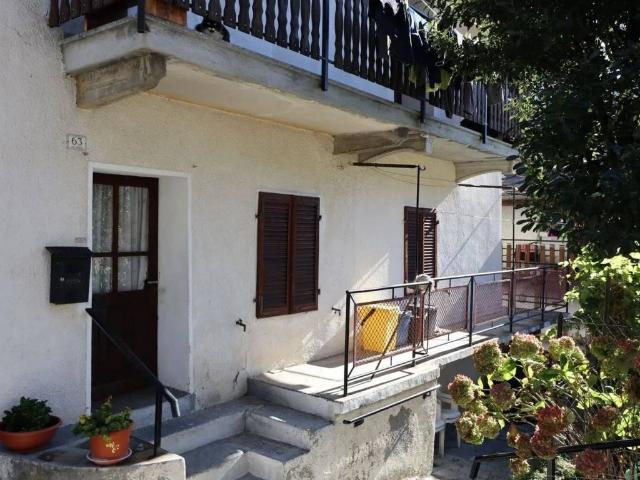 Appartamento in vendita a Champdepraz, Aosta