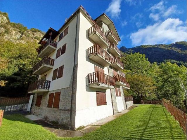 Appartamento in vendita a Champorcher, Aosta