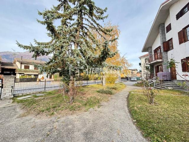 Appartamento in vendita a Charvensod, Aosta