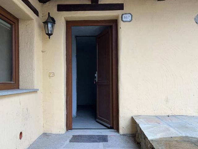 Appartamento in vendita a Charvensod, Aosta