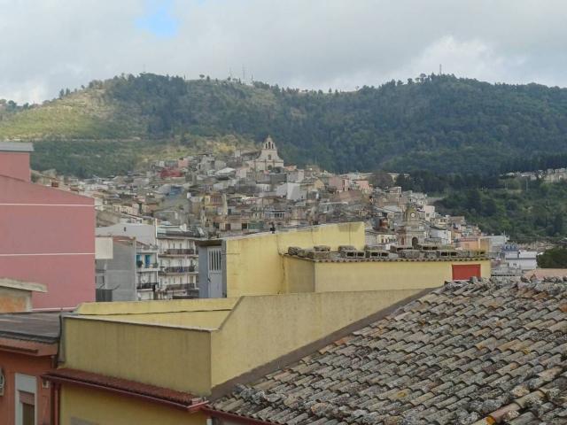 Appartamento in vendita a Chiaramonte Gulfi, Sicilia