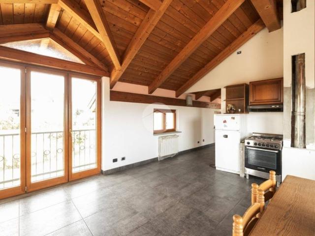 Appartamento in vendita a Roaschia, Piemonte