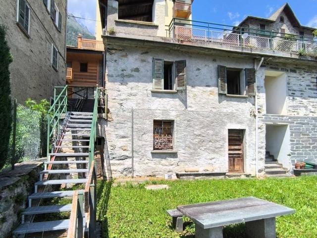 Appartamento in vendita a Chiesa In Valmalenco, Lombardia