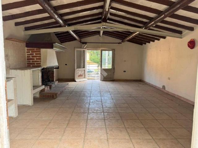 Appartamento in vendita a Chiesina Uzzanese, Toscana