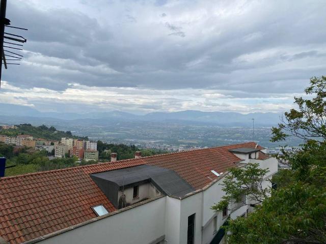 Appartamento in vendita a Chieti, Abruzzo