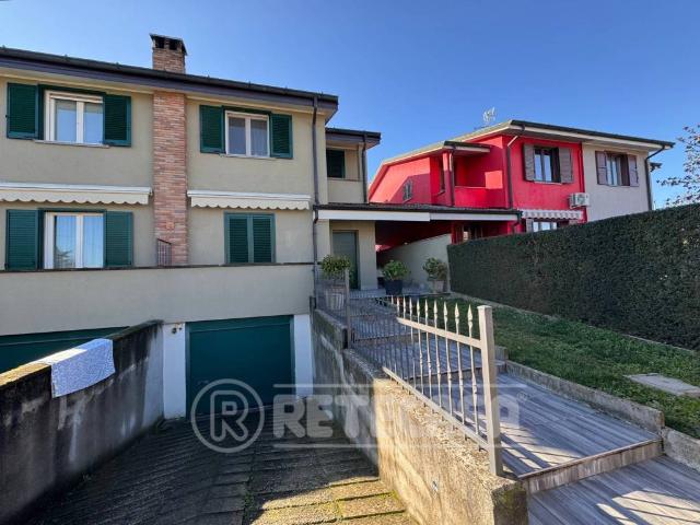 Villa Indipendente in vendita a Chieve, Lombardia