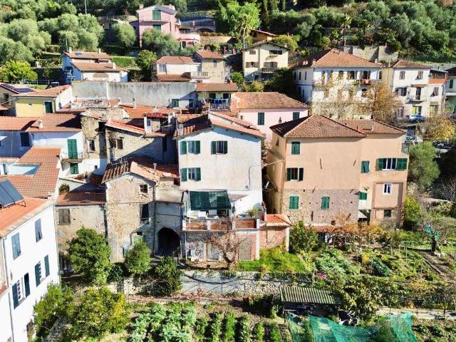 Appartamento in vendita a Chiusanico, Liguria