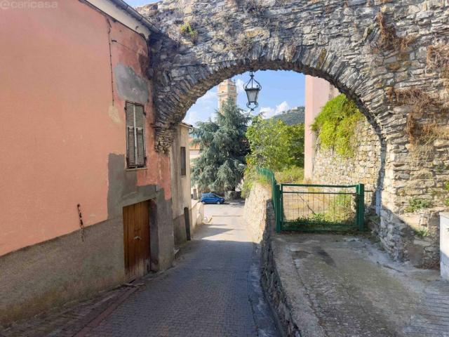 Appartamento in vendita a Chiusanico, Liguria