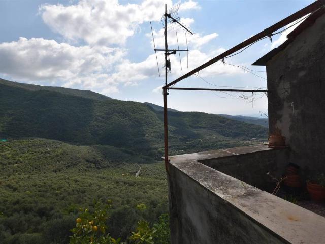 Appartamento in vendita a Gazzelli, Chiusanico
