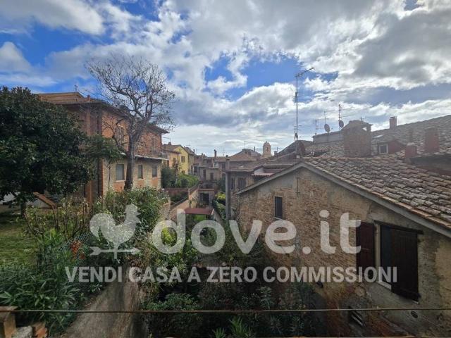 Appartamento in vendita a Chiusi Città, Toscana