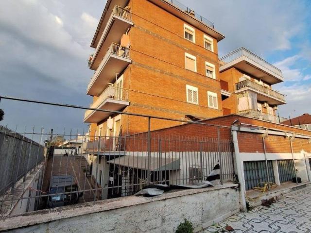 Appartamento in vendita a Acqua Acetosa, Roma Capitale