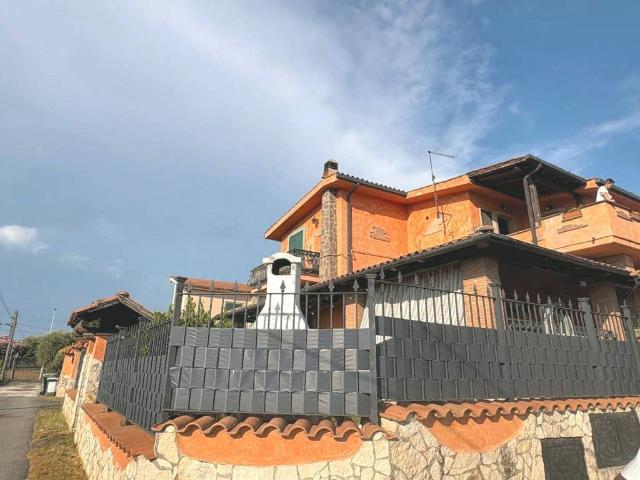 Appartamento in vendita a Valle Copella, Ciampino