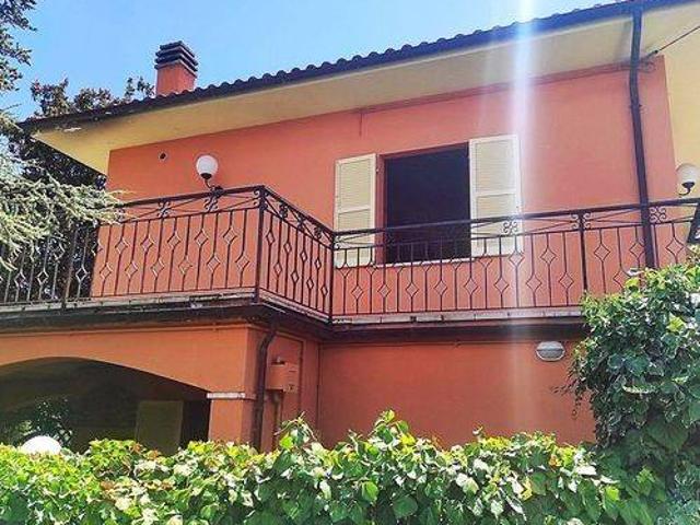 Appartamento in vendita a Strada, Marche