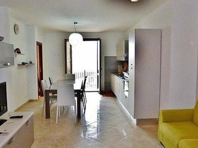 Appartamento in vendita a Strada, Marche